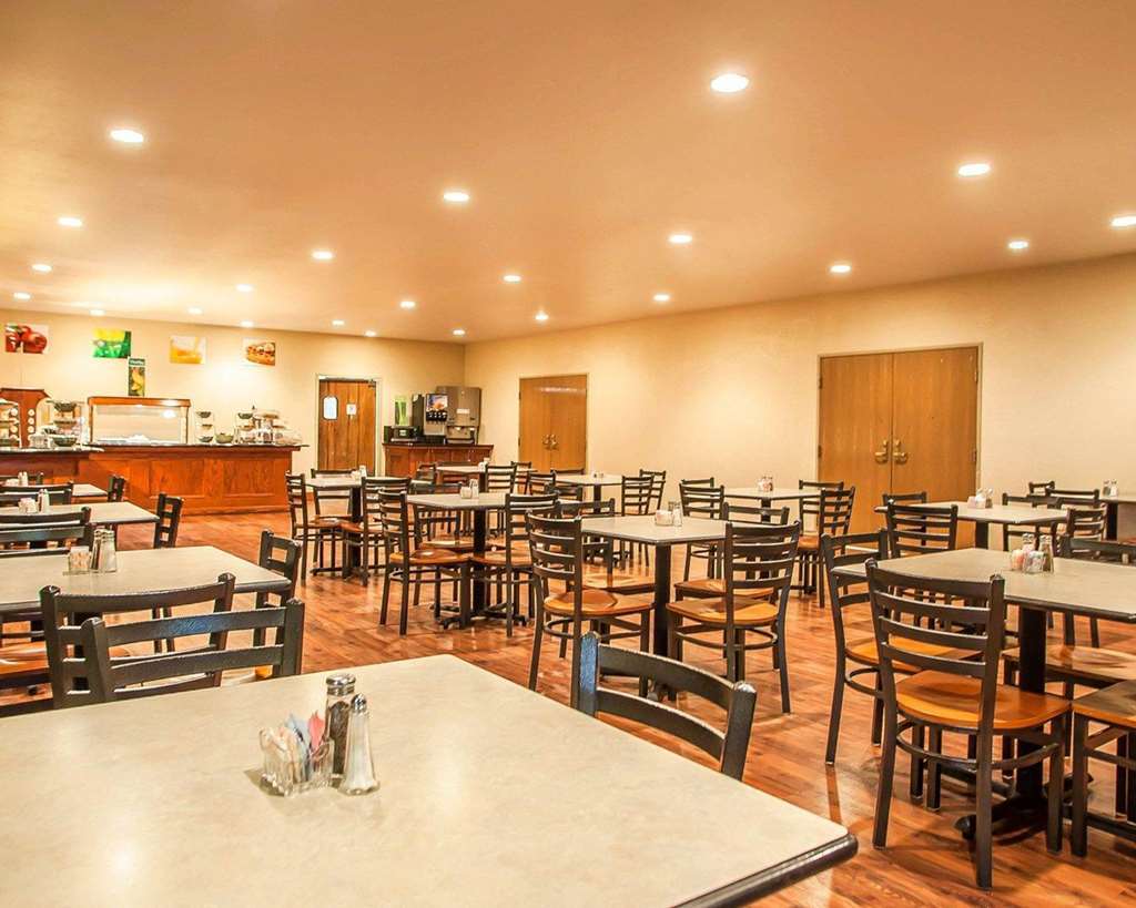 Quality Inn & Suites Hannibal Restoran gambar